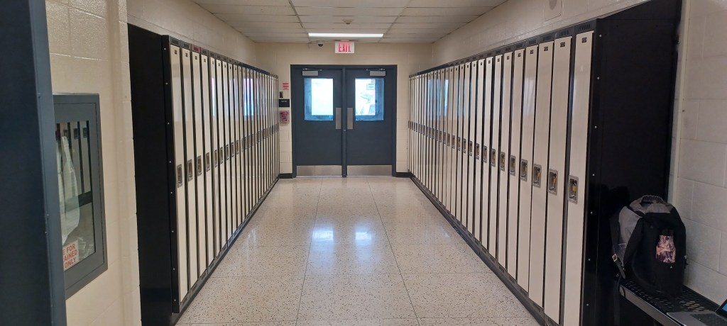 Slow walkers and hallway talkers stir student&nbsp;frustration